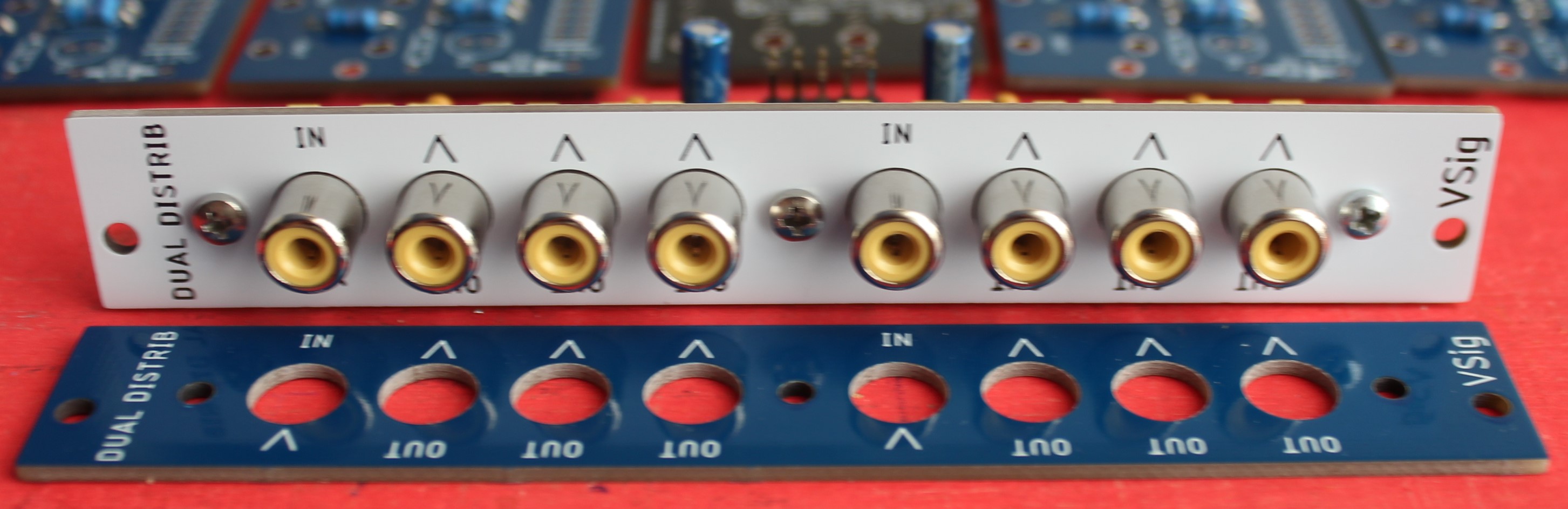 VSig Video Distributor Blue & White Panels