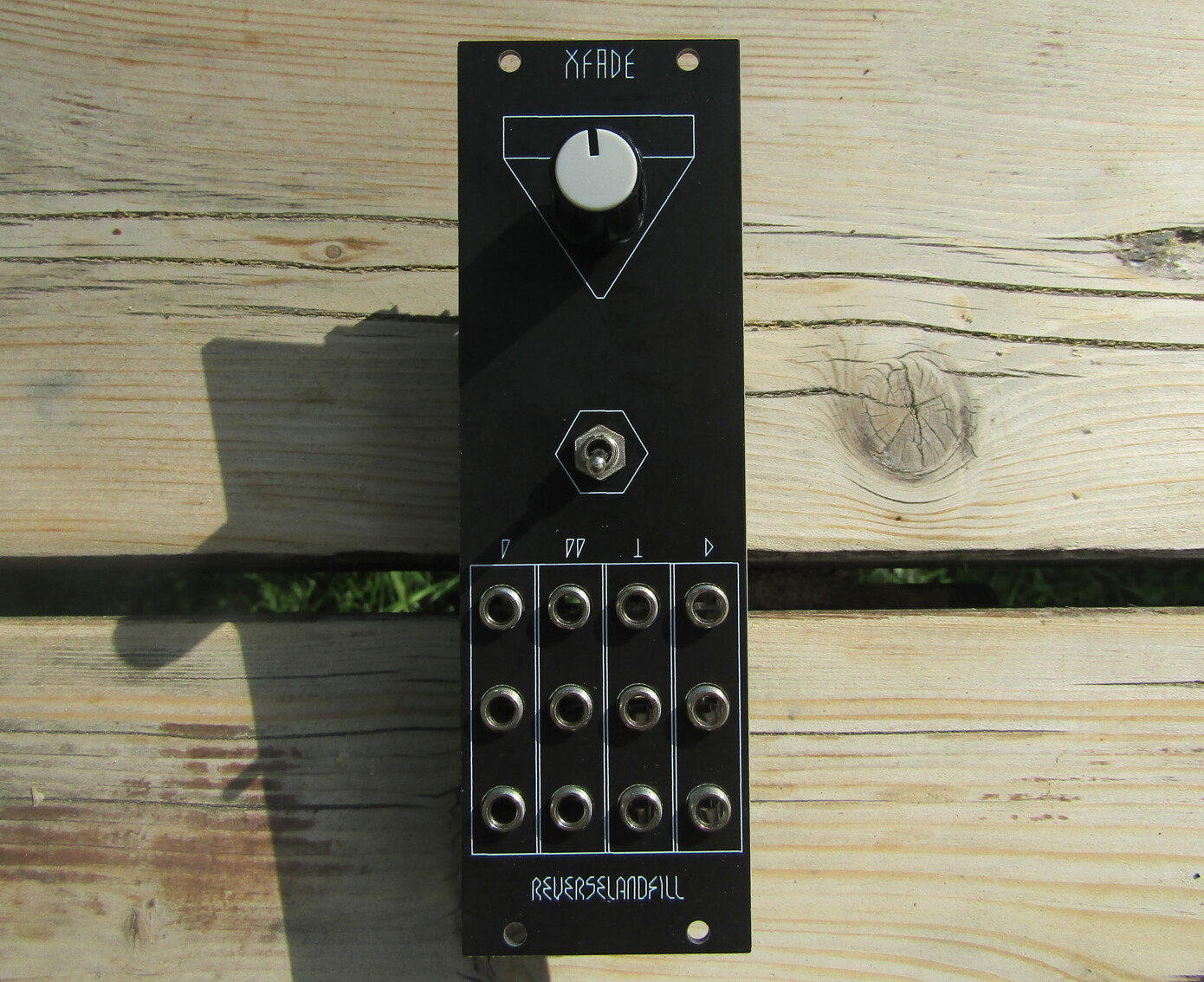 front1_small